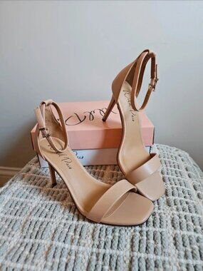 Wild Pair nude/tan heel, size 9W